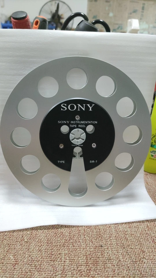 Un par de carretes de cinta Sony de 7"" de aluminio plateado para carrete a carrete vacío carrete de recogida Foto 2 de 4