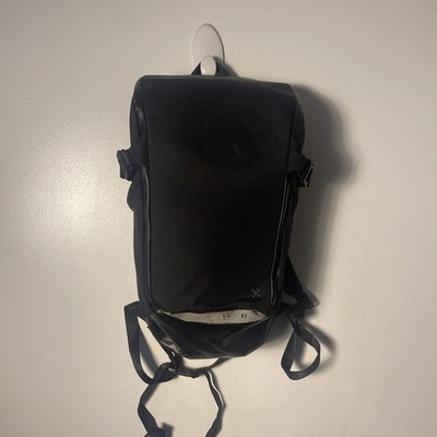 Lululemon More Miles Backpack One Size 25.5L Black 17'' laptop Hard Back