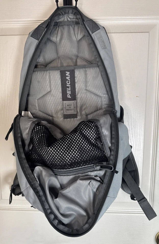 Pelican Mobile Protect Backpack - MPB35 - Grey “cradlepoint” Logo. - Image 4 of 4