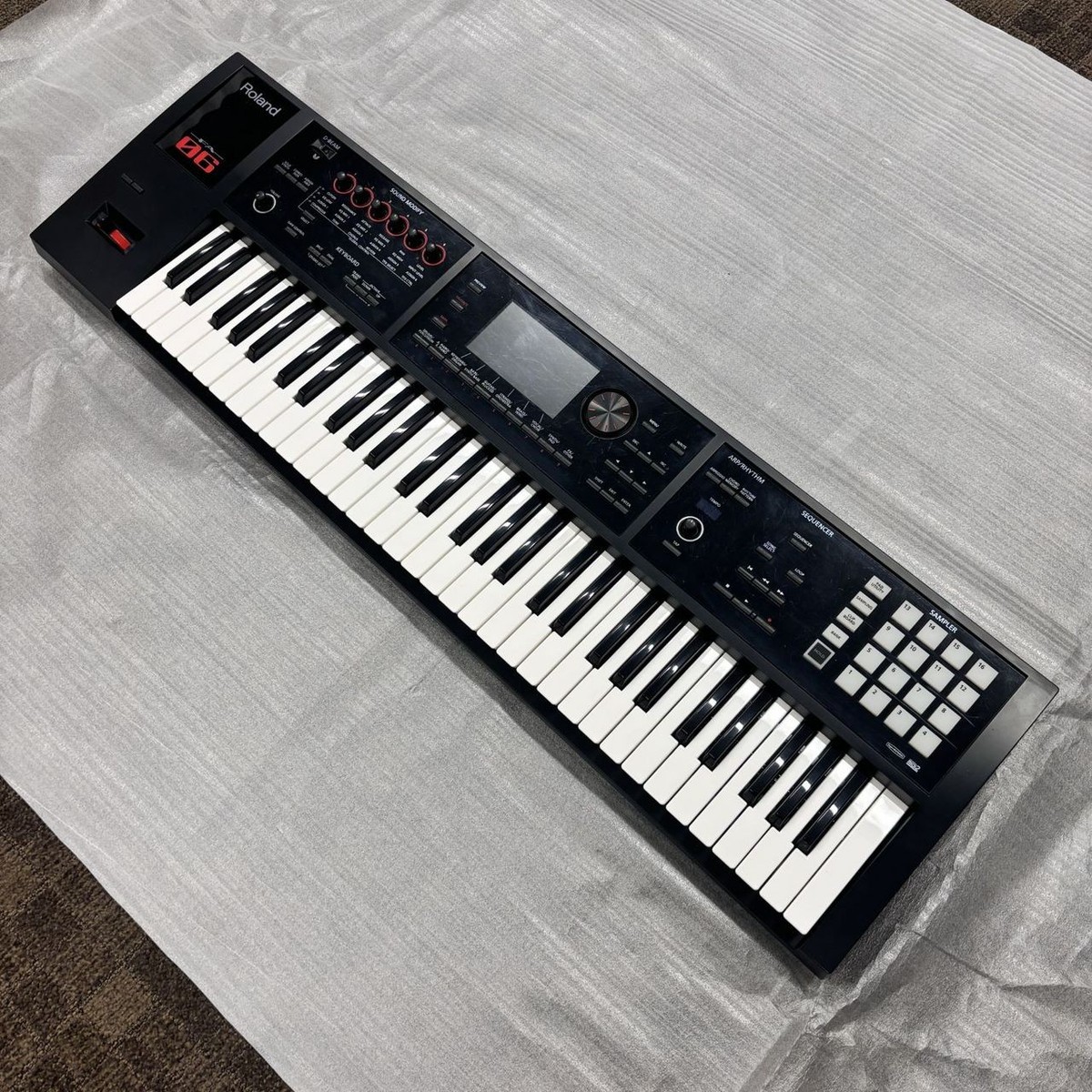 Roland FA-06-SC WH 61-key Music Workstation limited color WHITE w 