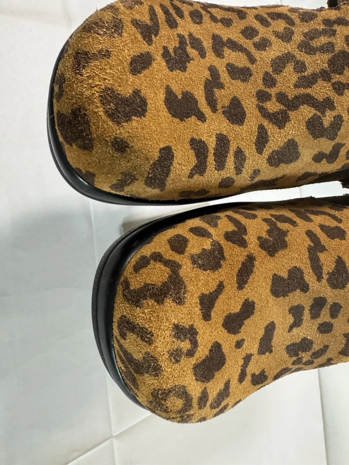 Профессиональные сабо Alegria с леопардовым принтом размер ЕС 38 противоскользящие - Изображение 2 из 4