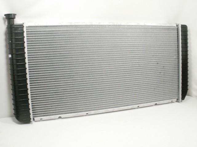 RADIATOR 19941998 CHEVY Silverado GMC Sierra 9499 Tahoe Yukon