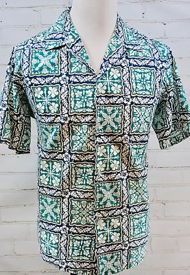 ISLAND ALOHA WEAR Hawaiian Camp Shirt Hibiscus Floral Print Made in Hawaii Sz L