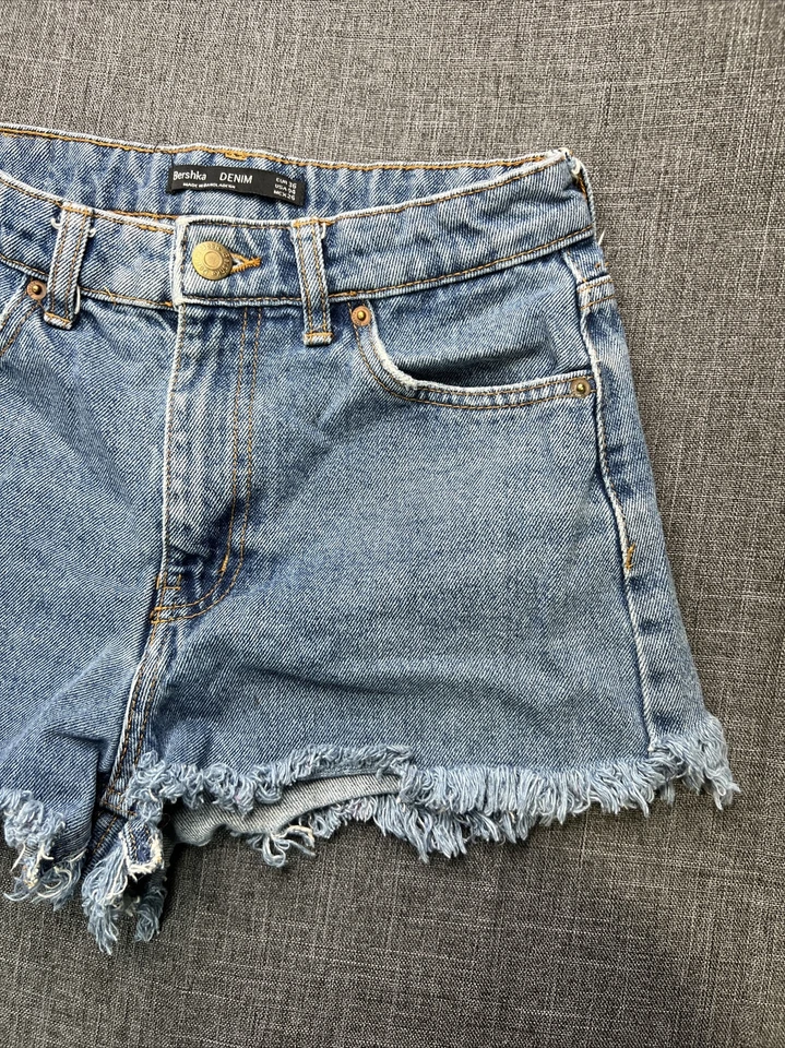 Pantalones Cortos Bershka Adulto Mujer Talla 04 Pantalones Cortos Denim Deshilachados Mamá Tiro Alto Cortes Foto 4 de 4
