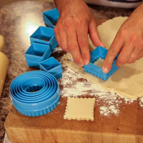 BISCUITS COOKIE CUTTERS SET OF 11 SQUARE CUTTERS CIRCLE CUTTERS KITCHEN BAKING - Picture 3 of 3