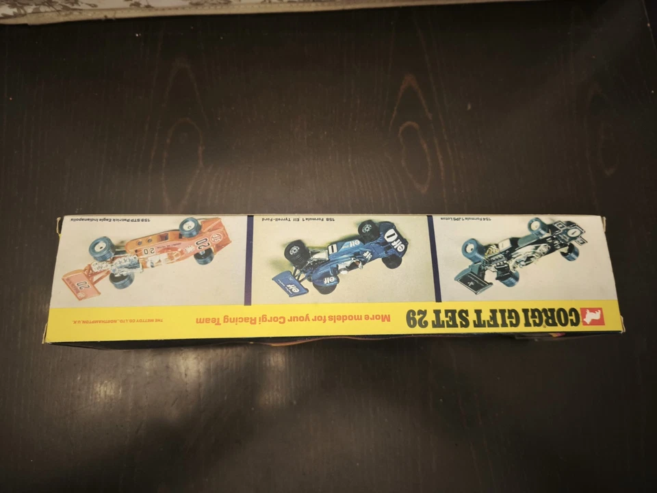 CORGI GS 29 Duckhams Formula 1 Surtees Racing Set Gify Set 29 Trasporto Auto F1 - Immagine 3 di 4