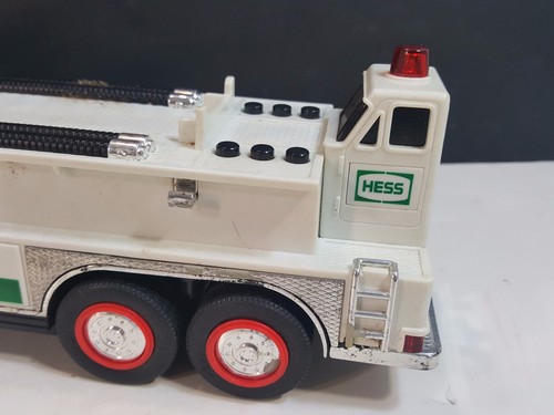 2000 WHITE & GREEN TOY HESS FIRE TUCK WITH BOX. 15.5" LONG - Picture 6 of 8
