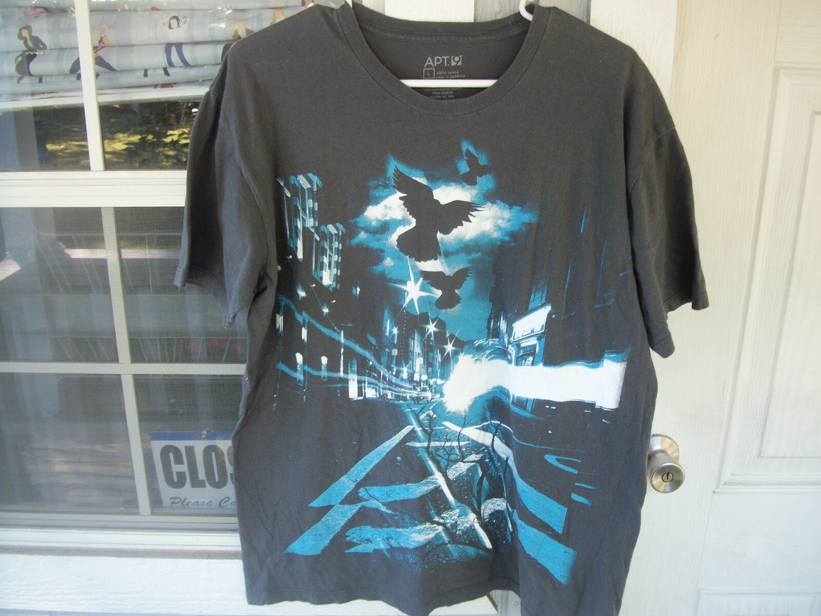 Picture 1 of 2