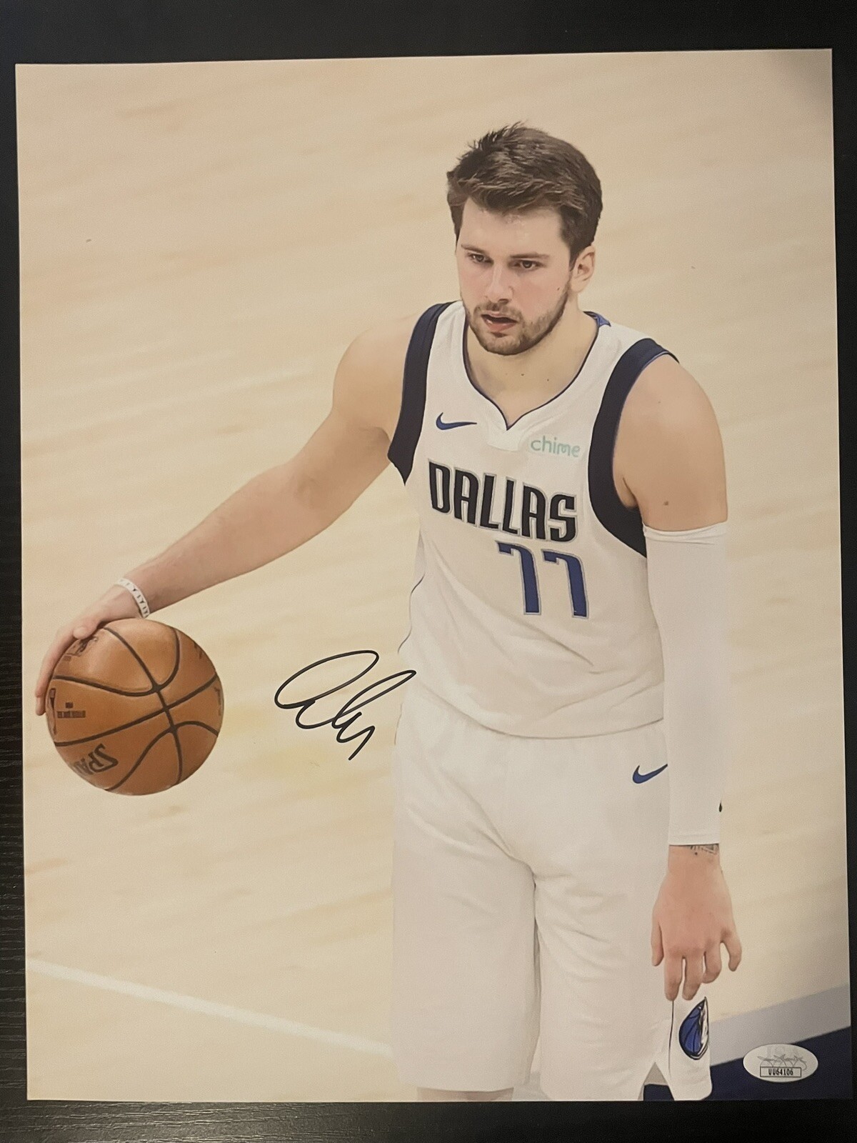 LUKA DONCIC Autographed Signed Dallas Mavericks BASKETBALL PHOTO 11x14 JSA COA 