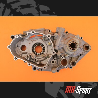 02-05 2004 YZ250F YZ 250F OEM Left Engine Crankcase Crank Case Bottom End 