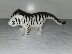 AAA Vintage White TIGER CUB Animal Figure K