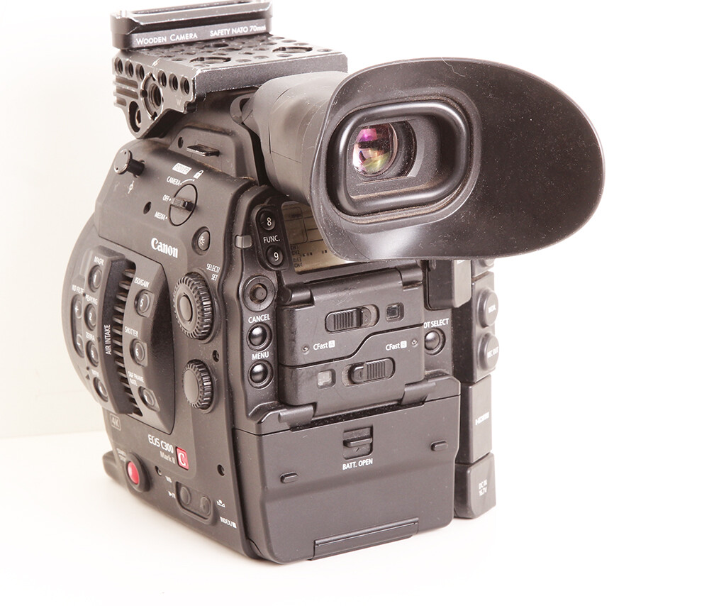 Canon C300 本体　シネマカメラ Canon EOS C300 Mark III Super 35mm Cinema Camera - C300 MK