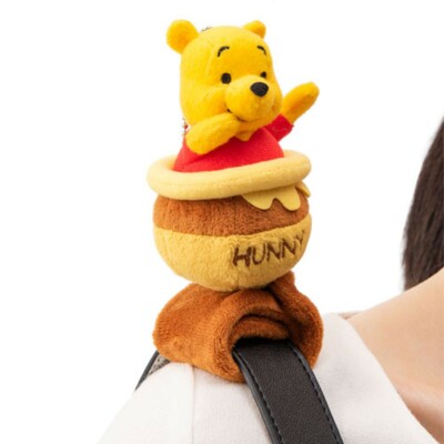 TokyoDisney Resort Winnie the Pooh ぬいぐるみ Tokyo Disney Resort Winnie the Pooh Plush on shoulder Tokyo