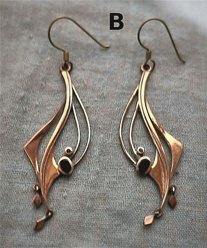 Orecchini pendenti, bronzo, con 2 turchesi o 2 onici ciascuno. -Lunghezza 6 cm,larghezza 2 cm - Foto 3 di 3