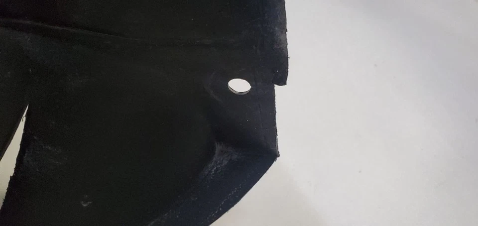 Guardabarros interior delantero derecho corte menor OEM 2000 Jaguar XK8 Foto 3 de 4