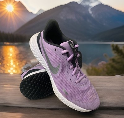  NIKE REVOLUTION 5 Running Shoes Women s 8.5/EU 40 in Lilac Purple. RARE!
