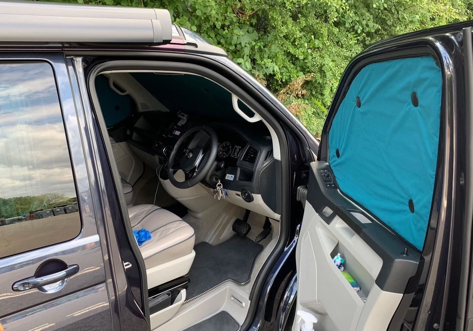 Juego de persianas térmicas para Ford Galaxy (5 puertas)(2006-2015) Foto 4 de 4