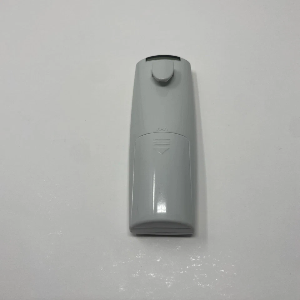 Ventilador de torre Seville Classics linha ultra fina 5 botões controle remoto prata/preto - Imagem 2 de 4