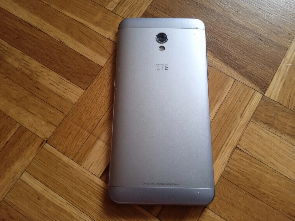Smartphone Zte V7 Argento 16 Gb Funzionante con difetto - Immagine 4 di 4