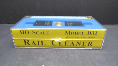 CenterLine Products 60032 HO Scale Model D32 Rail Cleaner Car