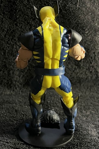 WOLVERINE • MARVEL LEGENDS - Picture 3 of 3