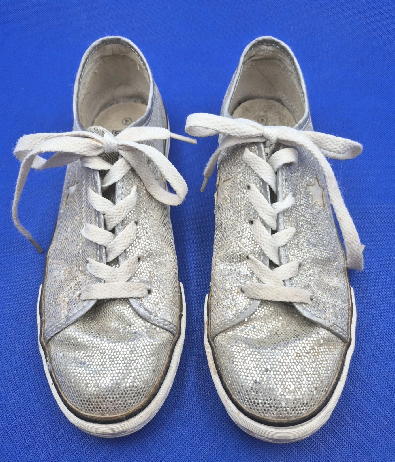 Converse One Star Silver Glitter Low Top Sneaker Junior Girls Shoes Size 4 thumbnail 3