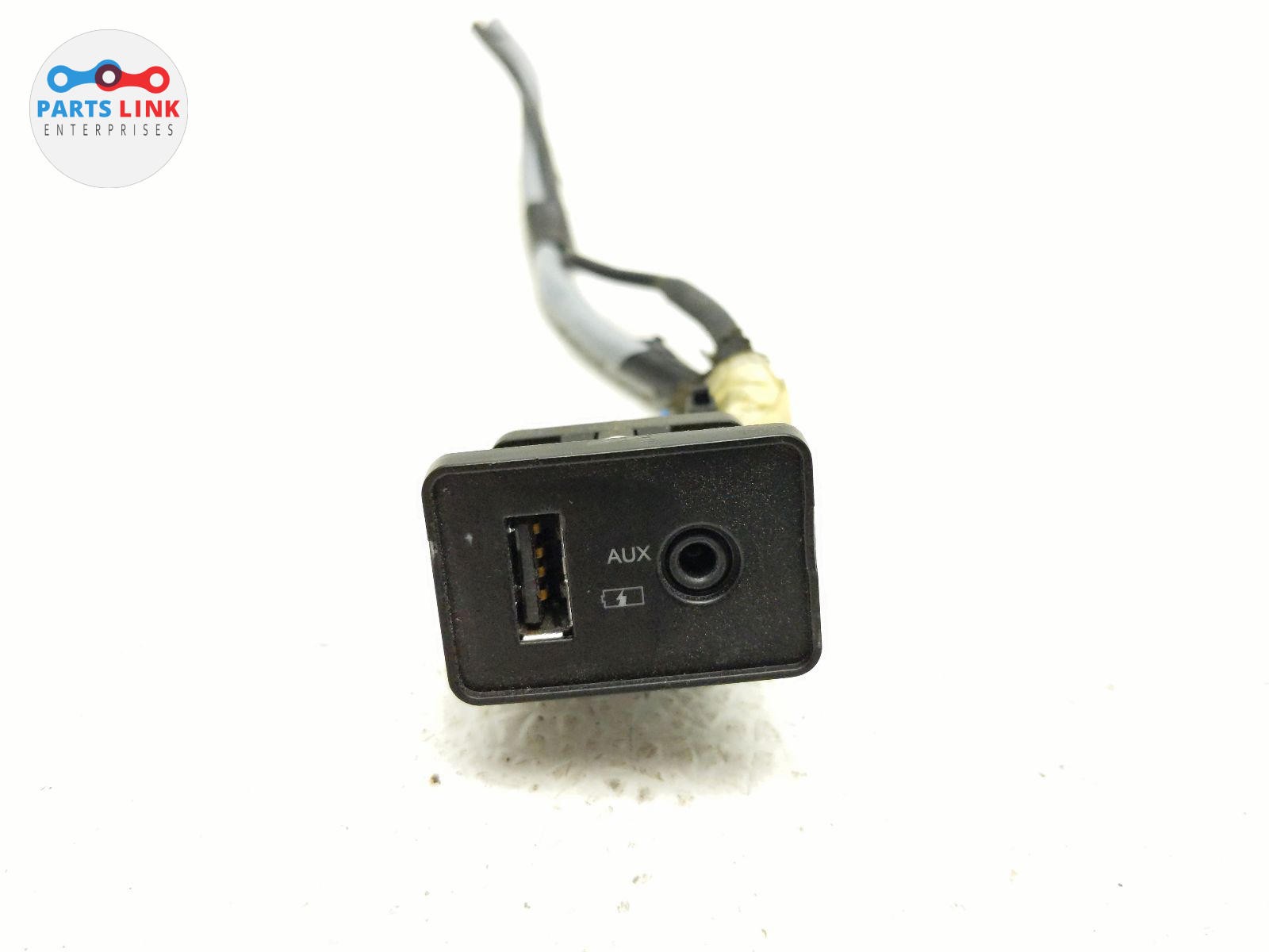 Maserati GranTurismo 2010-2019 Left Usb socket