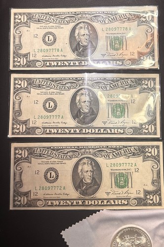 (3) 1981A $20 Federal Reserve Notes• 2 Consecutive• Uncirculated Condition•