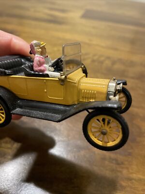 Vintage 1960's Corgi Classic Toys #9012 1915 Model T FORD Yellow