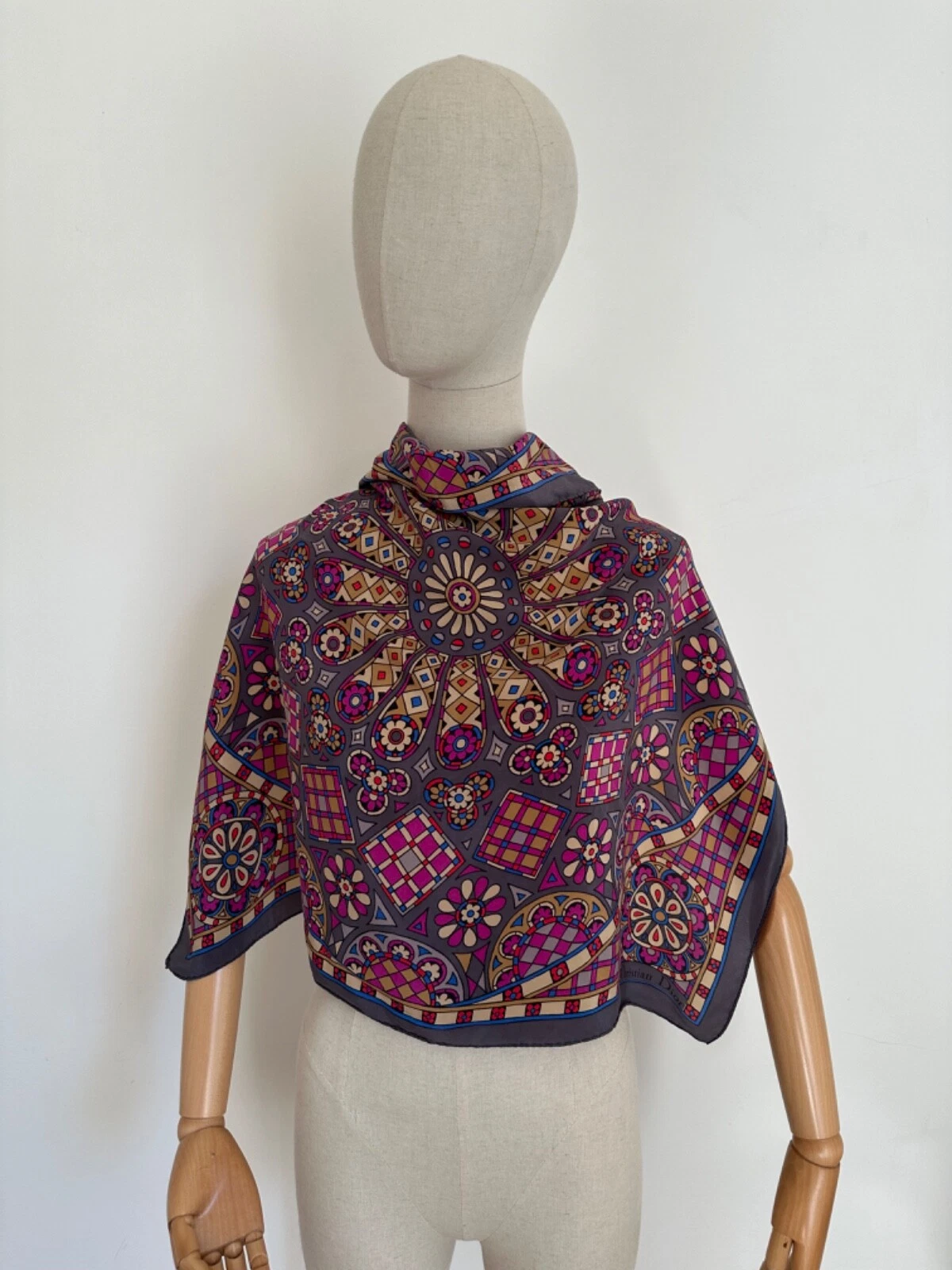 Ancien foulard en soie imprimé CHRISTIAN DIOR 75/75 cm !