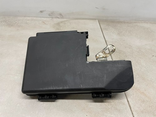 Opel Corsa D Sicherungskasten Batterie Sicherung Oben 13135558