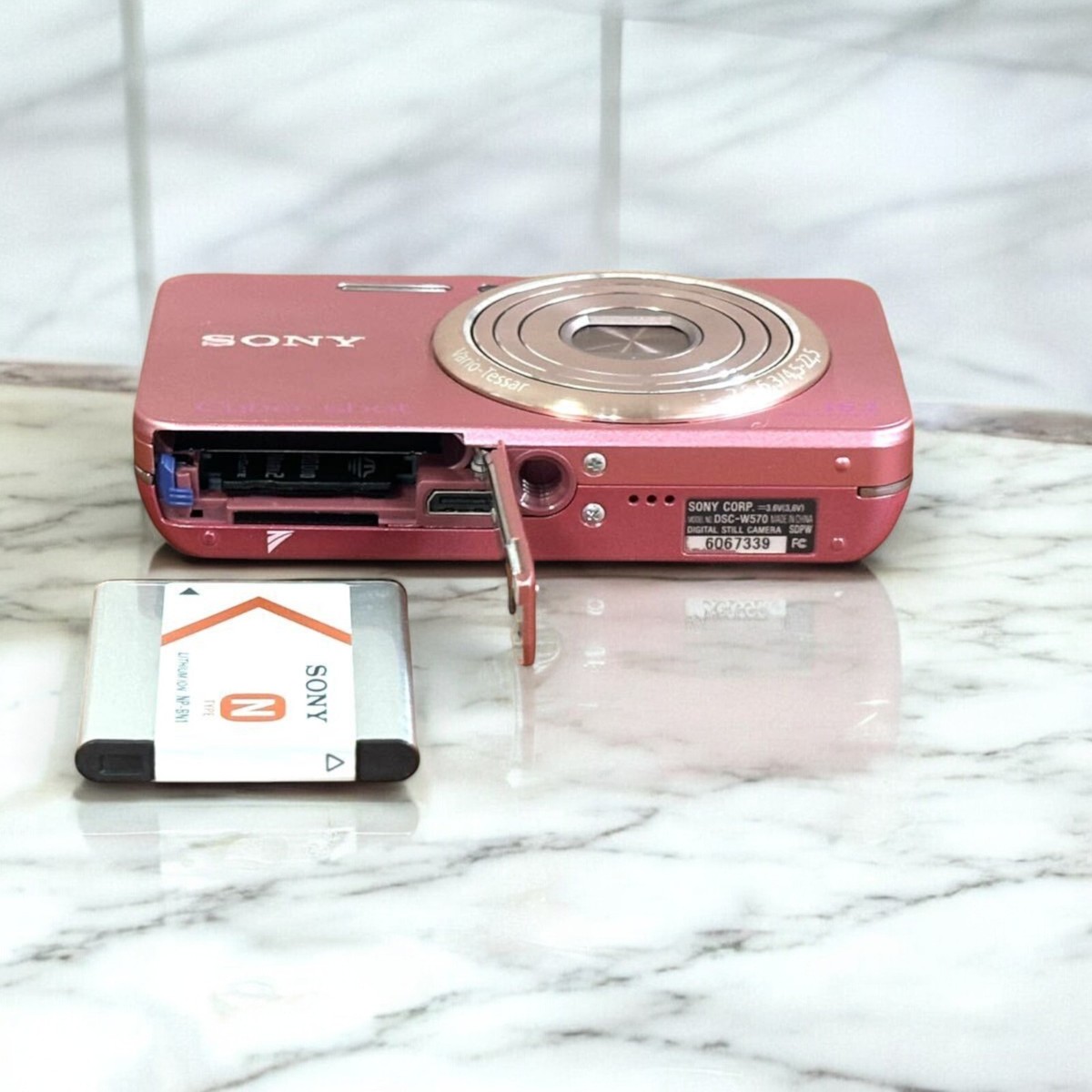 SONY Cyber-shot DSC-W570 Pink 5x Zoom 16.1 MP Digital Camera SONY Cyber-shot DSC-W570 Pink 5x Zoom 16.1 MP Digital Camera