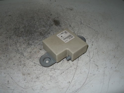 BMW 320d DPF Touring Aut. E90 / E91/ Antennenverstärker 6935024-01