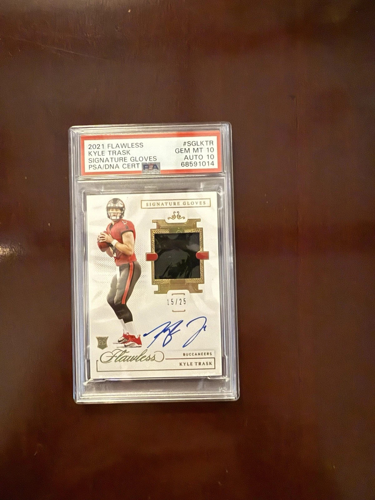 Kyle Trask Panini Flawless Signature Gloves #SGLKTR Base