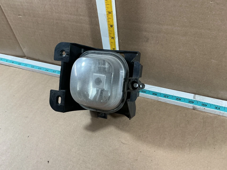 2004 - 2005 年福特 Ranger 右前雾灯总成 4L5Z15200BB 原始设备制造商 — 第 3/4 张图片