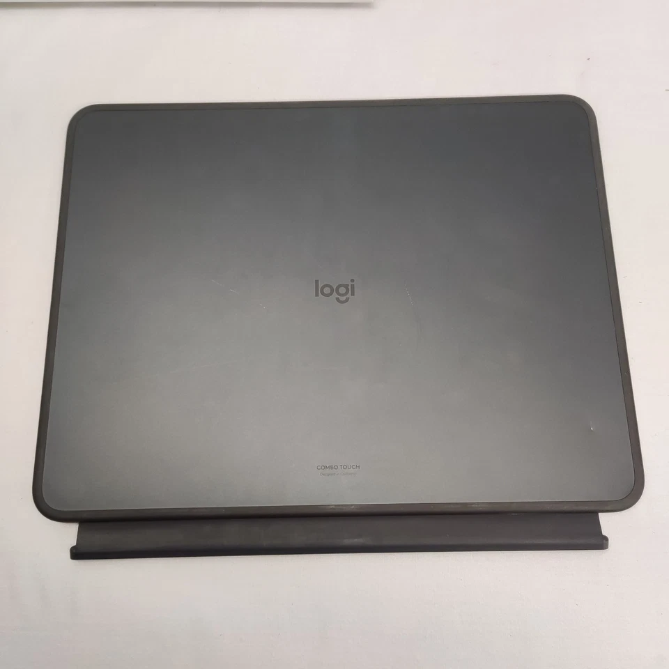 FUNDA TECLADO TÁCTIL COMBO LOGITECH PARA IPAD PRO 13 PULGADAS (M4) Foto 3 de 4