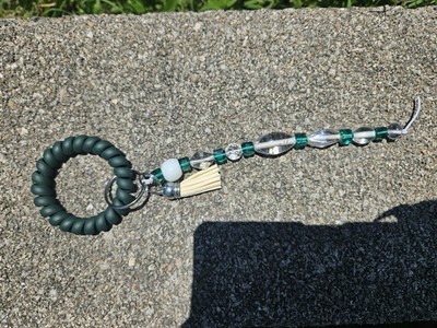   Durable Wrist Beaded Keychain Handmade Key Chain  With Free Rubber Braclet