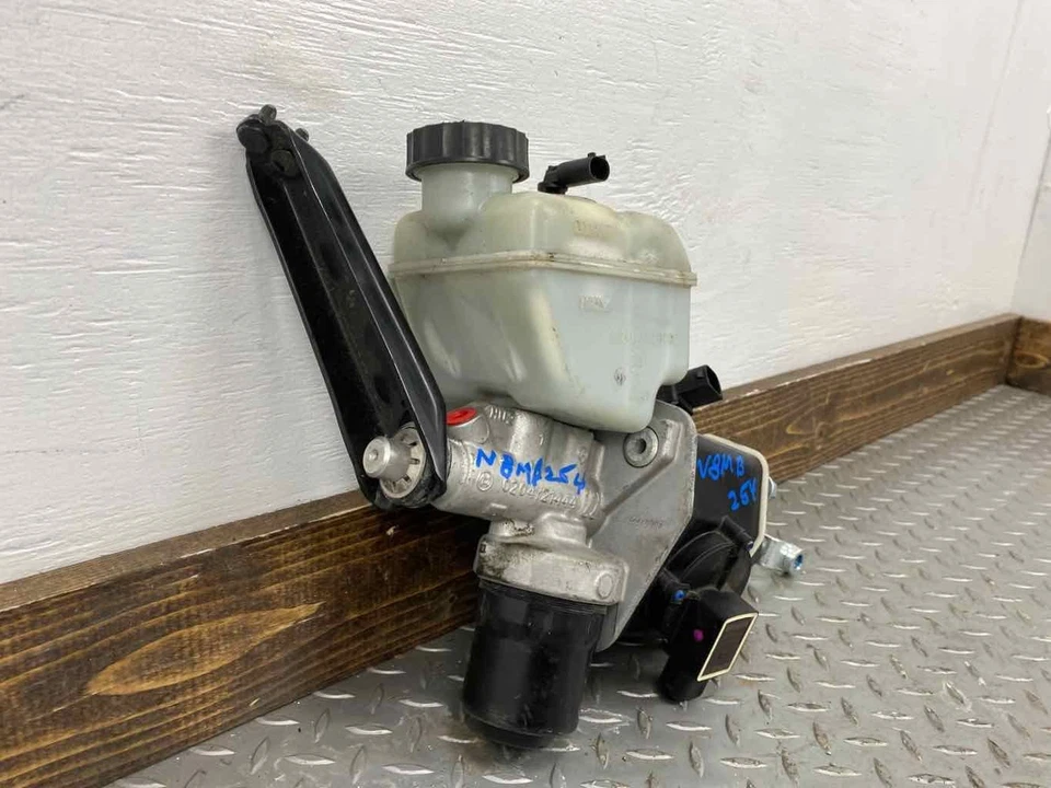 Maybach 57 62 2008 cilindro de freno maestro motor de accionamiento OEM A2404300012 Foto 2 de 4