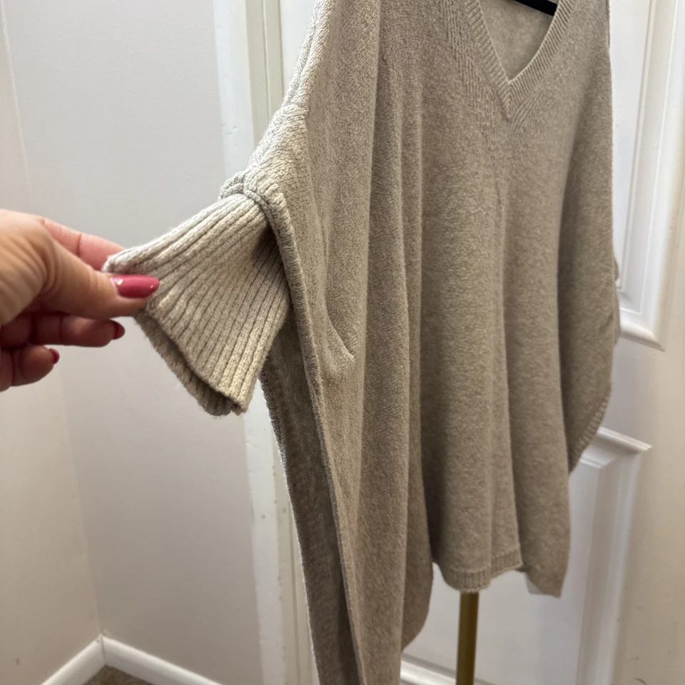 Simply Vera Vera Wang Womens Gray Oversized V-Neck Sweater Poncho Size S/M - Image 4 of 4