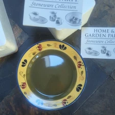 NIB Set of 4 HOME & GARDEN PARTY WELCOME HOME 7 3/4" Salad Plates