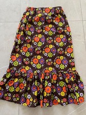 Vintage 1960s/1970s Skirt w/ Vibrant Flowers in Excellent Condition Size M/L 