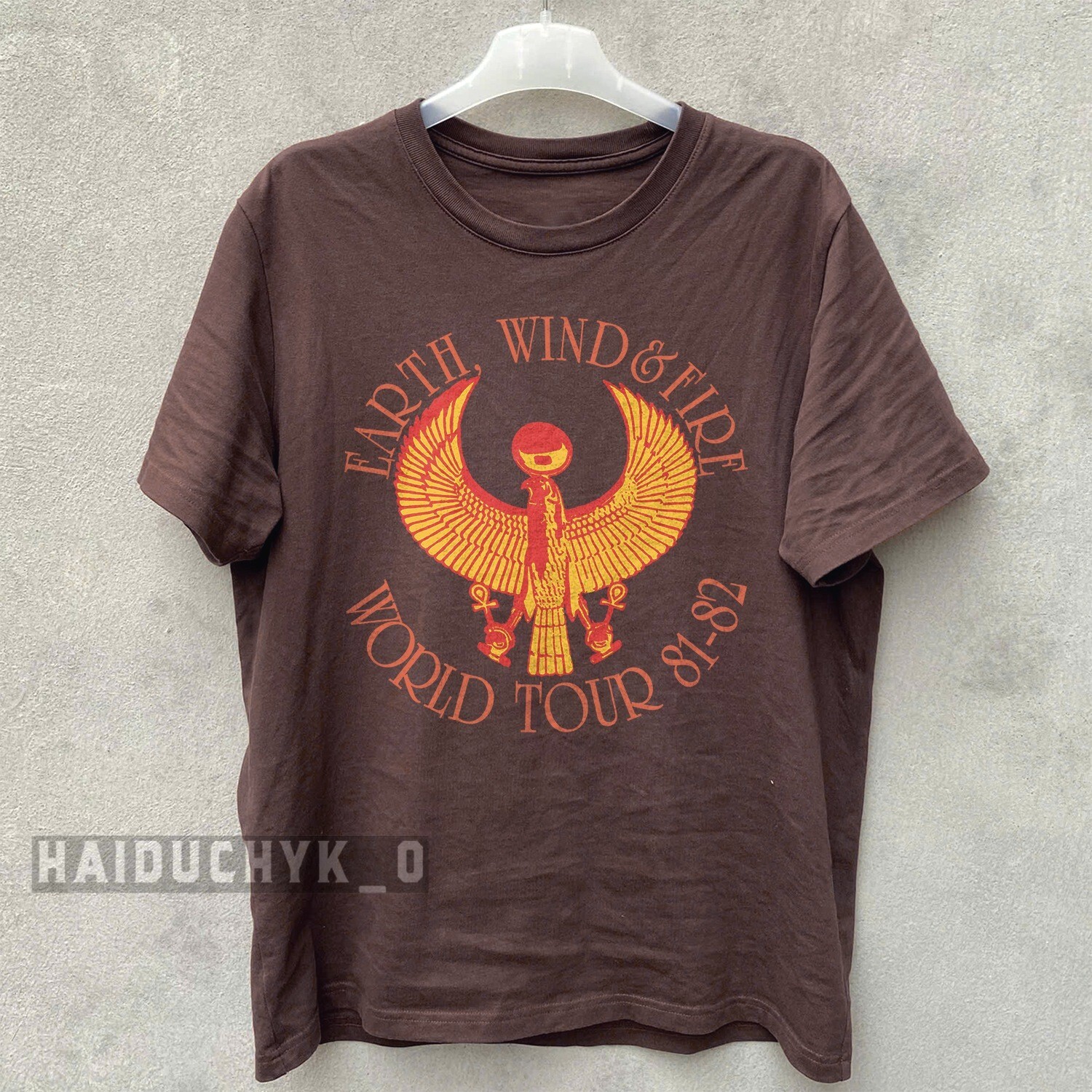 EARTH WIND and FIRE 81-82 TOUR (Reprint) Unisex Russet T-shirt Size S-5XL