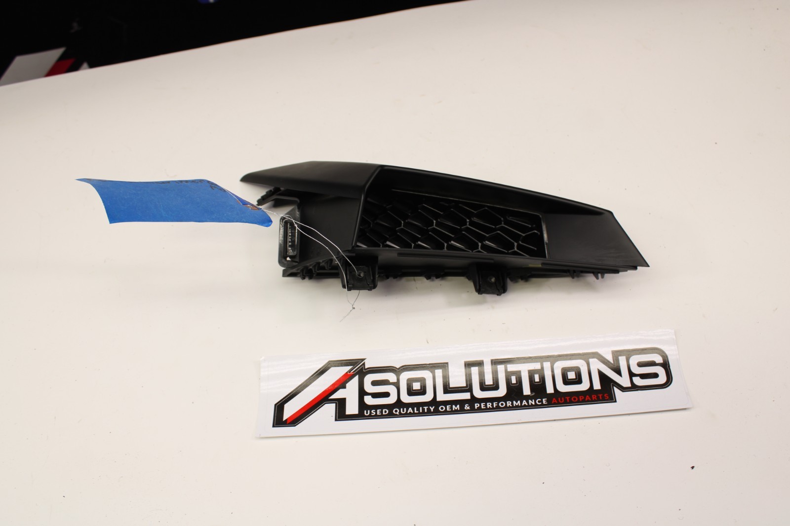 LAMBORGHINI HURACAN LP610 RIGHT SIDE RH FENDER INNER GRILL MOLDING OEM  4T080768