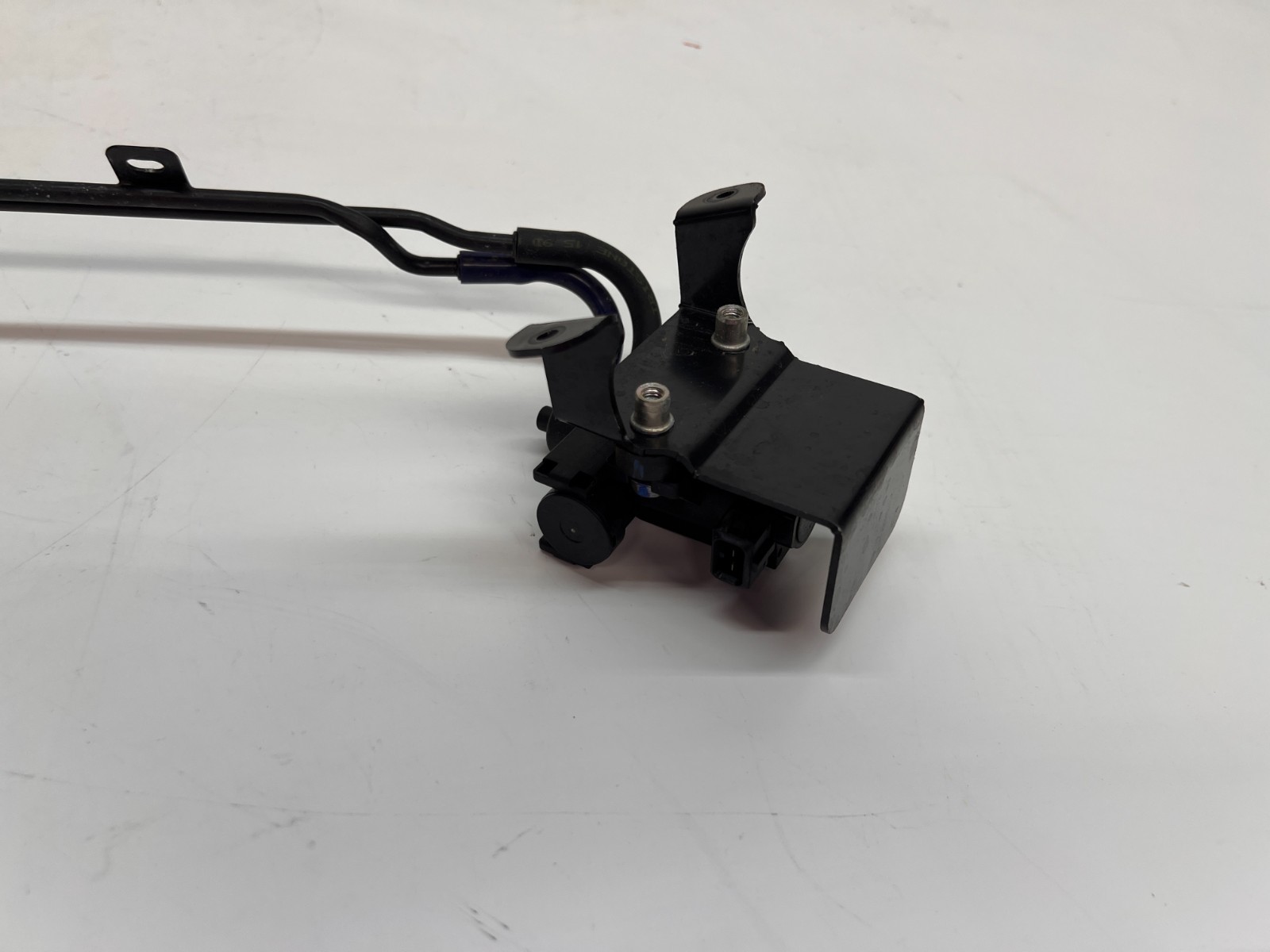 FERRARI 488 PISTA F8 TURBOCHARGING RIGID PIPE SOLENOID VALVE OEM 334351 316062