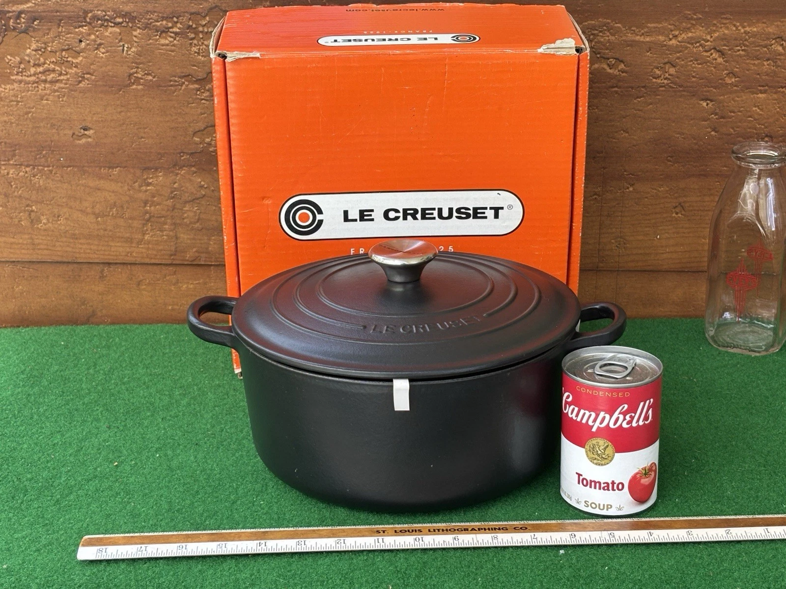 LE CREUSET - FRANCE SATIN BLACK ENAMEL CAST IRON #24 DUTCH OVEN 4.5 QT