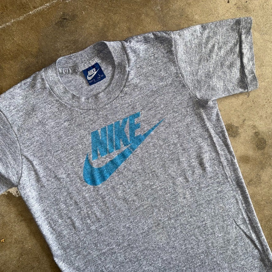 VINTAGE 70s - 80s NIKE GRAY T-SHIRT W/BLUE SWOOSH SZ XS BLUE TAG