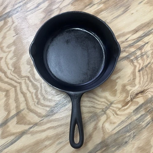 Vintage Wagner Ware Sidney -O- No. 5 Cast Iron Skillet 1055E 8” Fry Saute