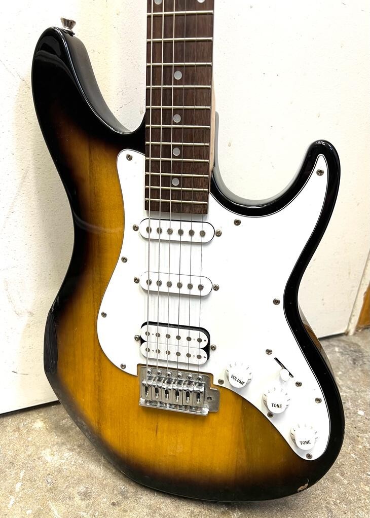 ASHTON STRAT COPY ENTRY LEVEL ELECTRIC GUITAR eBay