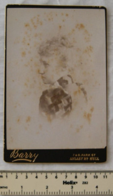 Kabinettfoto - Barry, Hull - Dame