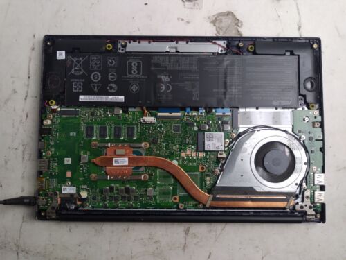 ASUS VivoBook 14 w/i3-1115G4, 8GB RAM, 14" Laptop for Parts #2288 - Picture 7 of 11